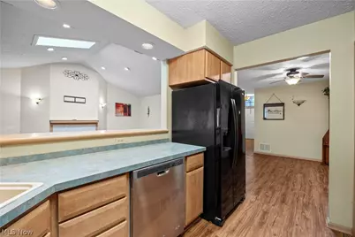 5214 Parkhurst Drive, Sheffield Village, OH 44054 - Photo 12
