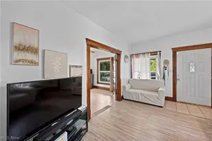 637 Dewey Ave, Elyria, OH 44035 - Photo 6