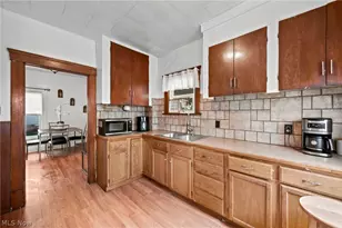 637 Dewey Ave, Elyria, OH 44035 - Photo 14