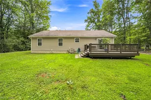 2043 N Park Ln, Roaming Shores, OH 44084 - Photo 10