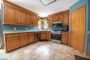 2885 Valley Rd, Cuyahoga Falls, OH 44223 - Photo 12
