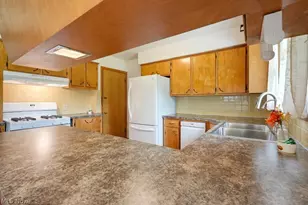 3454 Shellhart Rd, Norton, OH 44203 - Photo 14