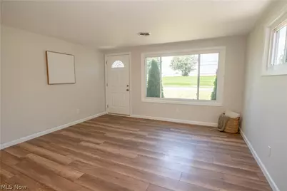 592 Frost Road, Streetsboro, OH 44241 - Photo 4