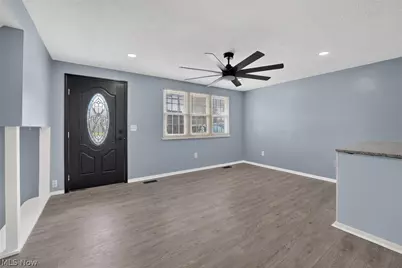 4036 Leavitt Road, Lorain, OH 44053 - Photo 8