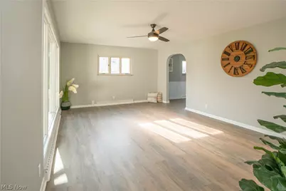 748 Hemlock Street NW, Massillon, OH 44647 - Photo 8