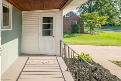 748 Hemlock Street NW, Massillon, OH 44647 - Photo 4