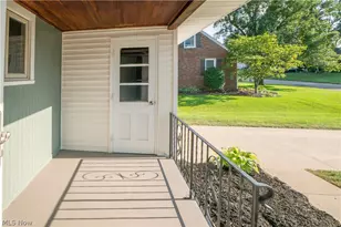 748 Hemlock St NW, Massillon, OH 44647 - Photo 4