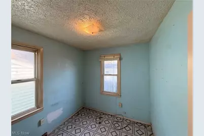 1868 E 34th Street, Lorain, OH 44055 - Photo 8