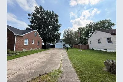 1868 E 34th Street, Lorain, OH 44055 - Photo 2