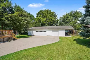 1233 McIntosh Ave, Akron, OH 44314 - Photo 12