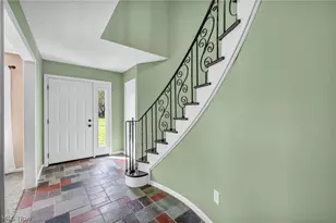 11 Meadowlawn Dr, Mentor, OH 44060 - Photo 2