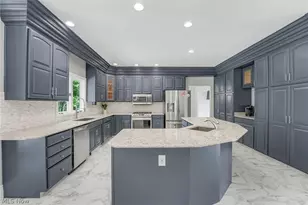 8190 Mt Royal Dr, Concord Twp, OH 44077 - Photo 8