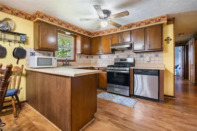 1015 Carnwise Street SW, Canton, OH 44706 - Photo 8