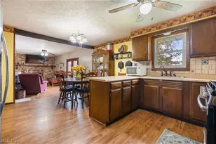 1015 Carnwise St SW, Canton, OH 44706 - Photo 6