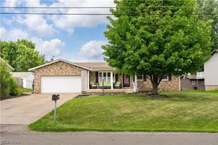 1015 Carnwise St SW, Canton, OH 44706 - Photo 2