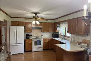 5691 Cherrywood Dr, Lorain, OH 44053 - Photo 8
