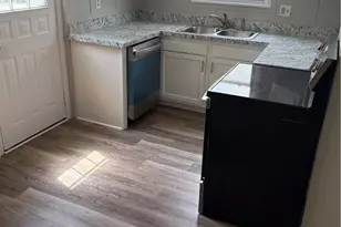 818 Saxon Ave, Akron, OH 44314 - Photo 2