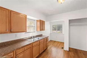 12201 Brighton Ave, Loveland, OH 44111 - Photo 14