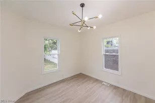 1558 Winchester Ave, Oakwood, OH 44107 - Photo 10