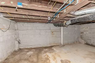 1558 Winchester Ave, Oakwood, OH 44107 - Photo 40