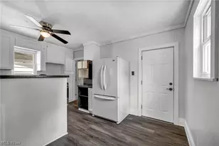 54 Brown St, Barberton, OH 44203 - Photo 14
