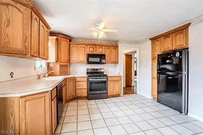 31950 Chardon Road, Willoughby Hills, OH 44094 - Photo 12