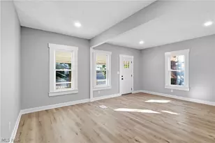 12701 Plover St, Oakwood, OH 44107 - Photo 8