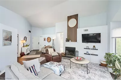 350 Village Pointe Drive #3, Akron, OH 44313 - Photo 4