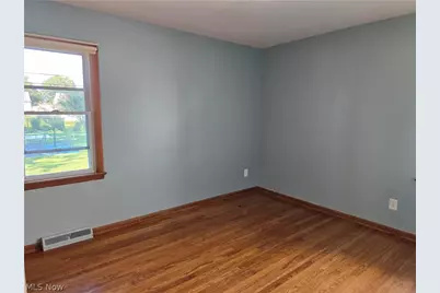 30217 Forestgrove Road, Willowick, OH 44095 - Photo 12