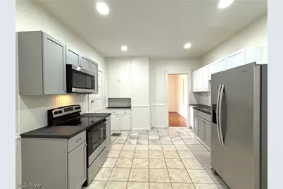 417 Steel Street, Youngstown, OH 44509 - Photo 2