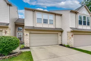 306 Bucknell Ct, Grandview Heights, OH 44147 - Photo 1