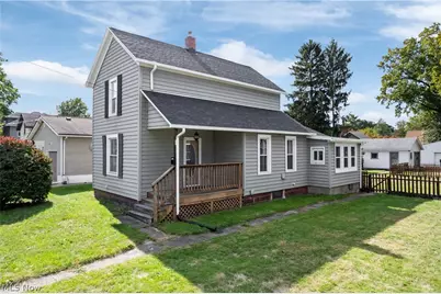 132 31st Street SW, Barberton, OH 44203 - Photo 1
