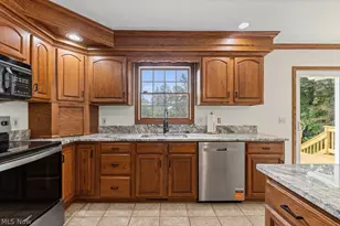 6962 Mapleridge Cir NW, Canton, OH 44718 - Photo 16