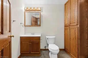 6962 Mapleridge Cir NW, Canton, OH 44718 - Photo 36