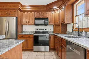 6962 Mapleridge Cir NW, Canton, OH 44718 - Photo 10
