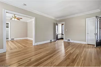 2095 Chesterland Avenue, Oakwood, OH 44107 - Photo 32