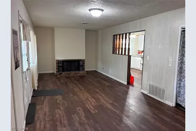 2300 Midway Avenue NE, Canton, OH 44705 - Photo 2