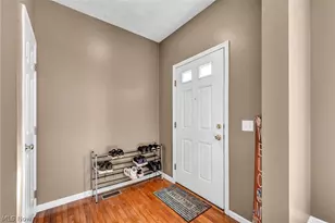 920 Alder Run Way, Akron, OH 44333 - Photo 2