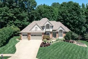 2039 Bent Creek Trail, Cuyahoga Falls, OH 44223 - Photo 2