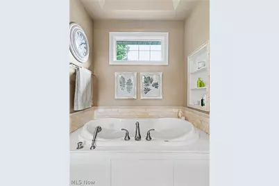 2039 Bent Creek Trail, Cuyahoga Falls, OH 44223 - Photo 12