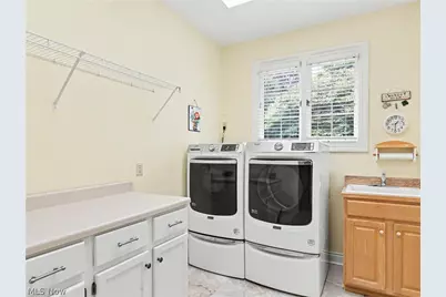 2039 Bent Creek Trail, Cuyahoga Falls, OH 44223 - Photo 24