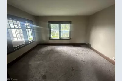 1043 S Webb Avenue, Alliance, OH 44601 - Photo 6