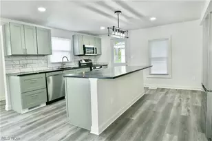 1911 Hubbard Thomas Rd, Hubbard, OH 44425 - Photo 12