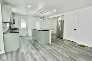 1911 Hubbard Thomas Rd, Hubbard, OH 44425 - Photo 10