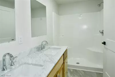 1911 Hubbard Thomas Road, Hubbard, OH 44425 - Photo 26
