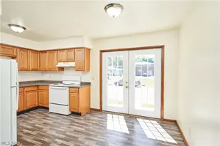 926 Russell Ave, Akron, OH 44307 - Photo 6