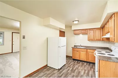 926 Russell Avenue, Akron, OH 44307 - Photo 8