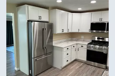 251 Hilliard Road, Elyria, OH 44035 - Photo 2
