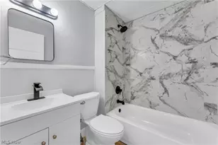1041 E 146th St, Loveland, OH 44110 - Photo 18