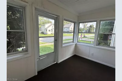 881 Harbor Street, Conneaut, OH 44030 - Photo 4